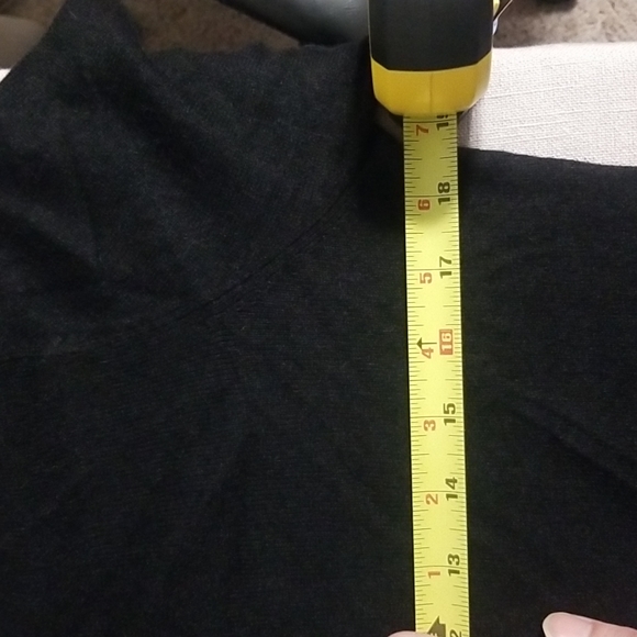 Field Manor Black Button Down 3/4 Tussah Silk Blend Cardigan size Medium - Picture 6 of 7